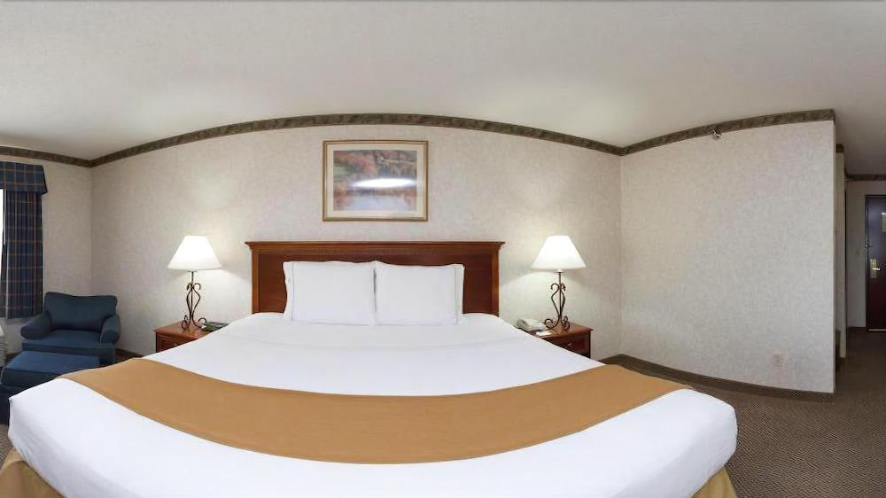 Holiday Inn Express & Suites Wadsworth By Ihg Екстер'єр фото