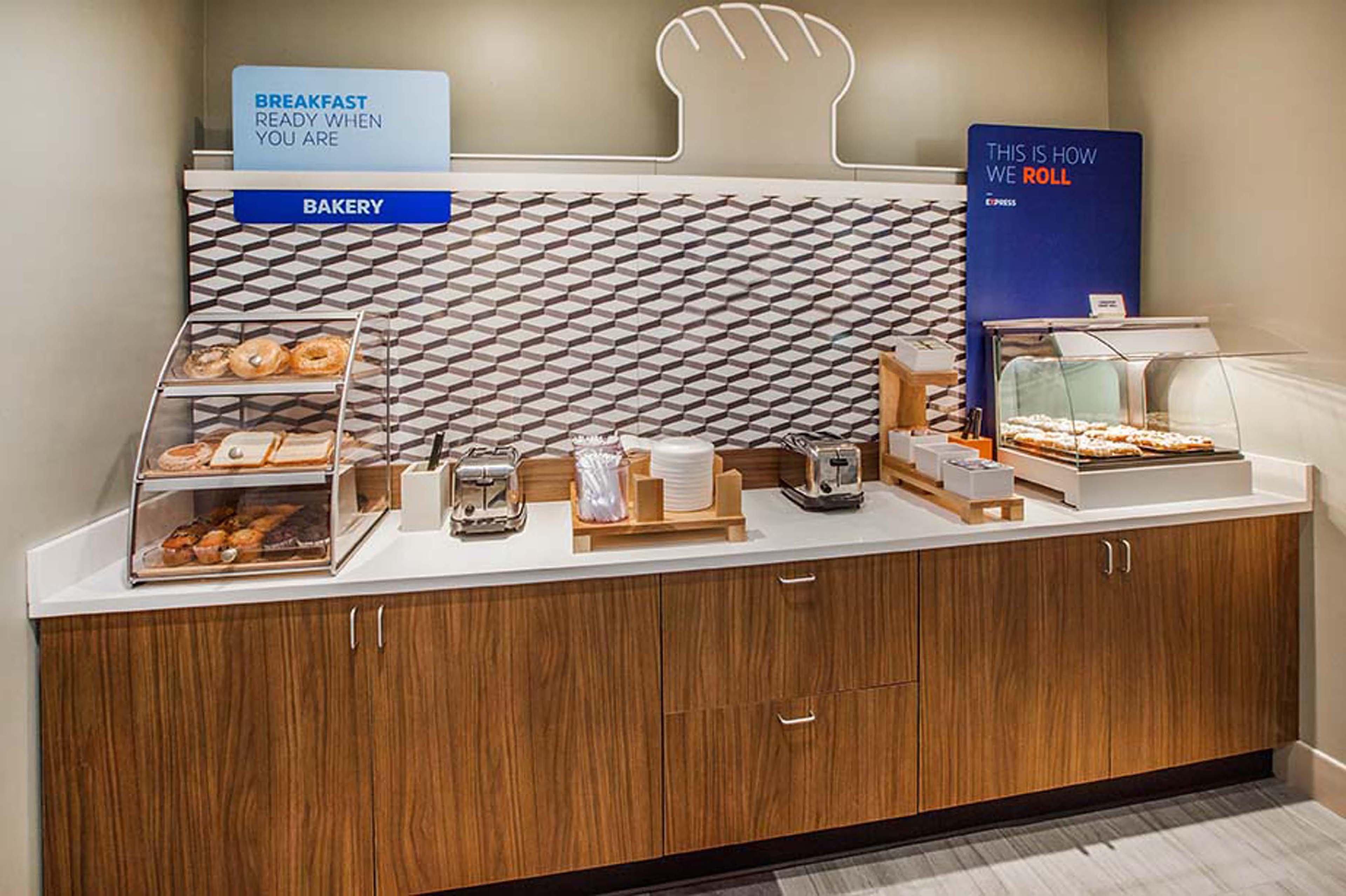 Holiday Inn Express & Suites Wadsworth By Ihg Екстер'єр фото
