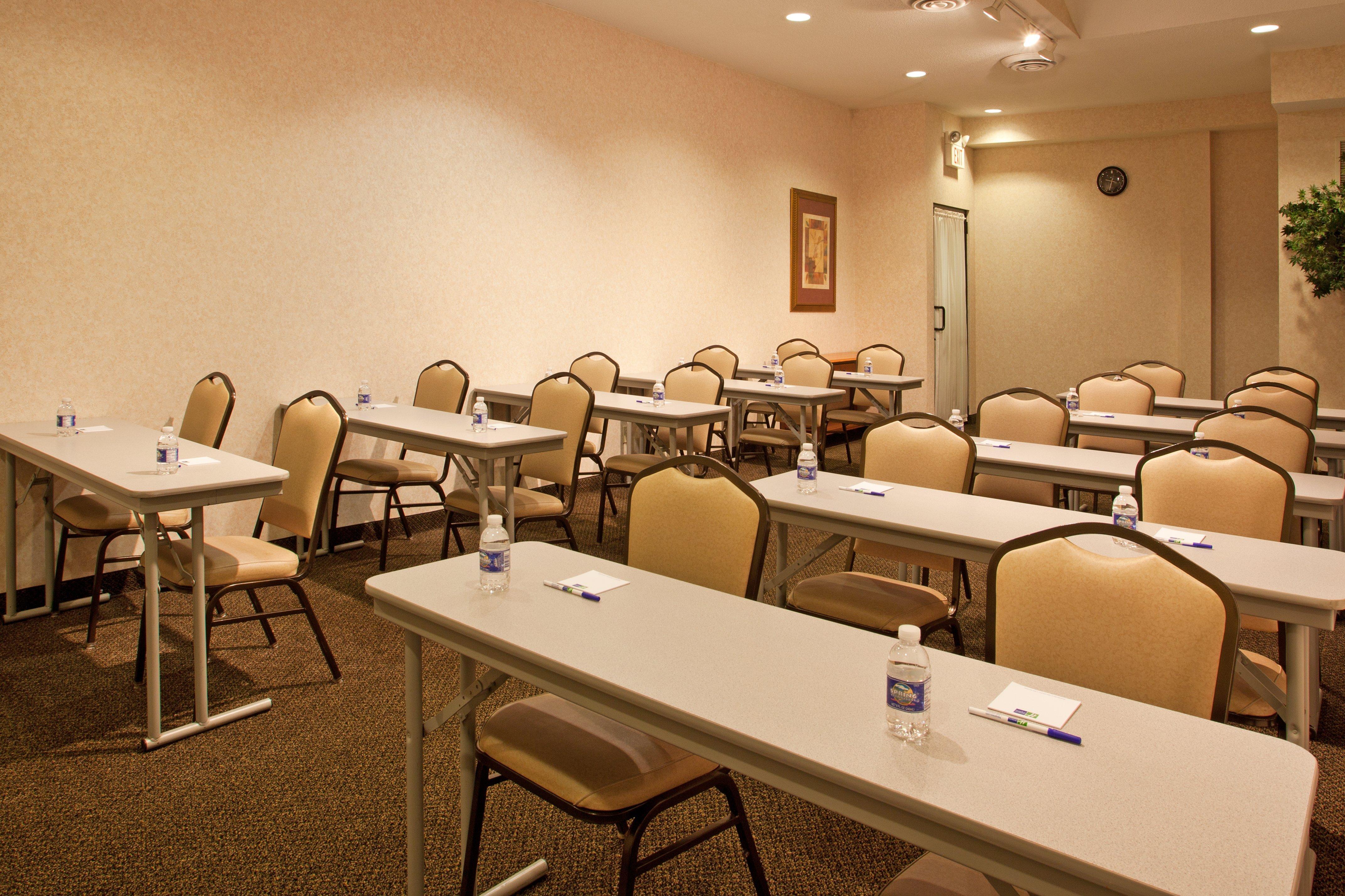 Holiday Inn Express & Suites Wadsworth By Ihg Екстер'єр фото