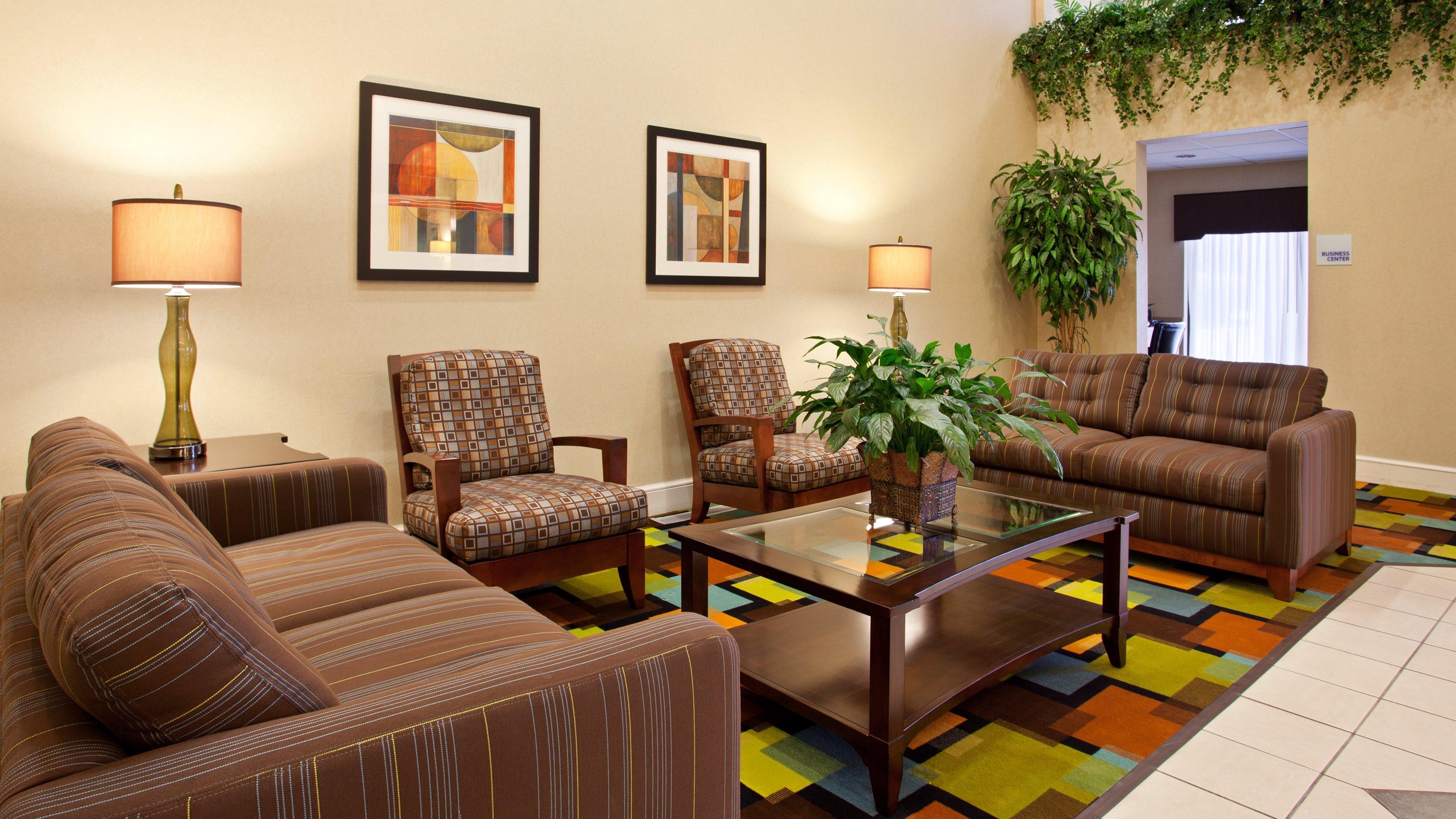 Holiday Inn Express & Suites Wadsworth By Ihg Екстер'єр фото