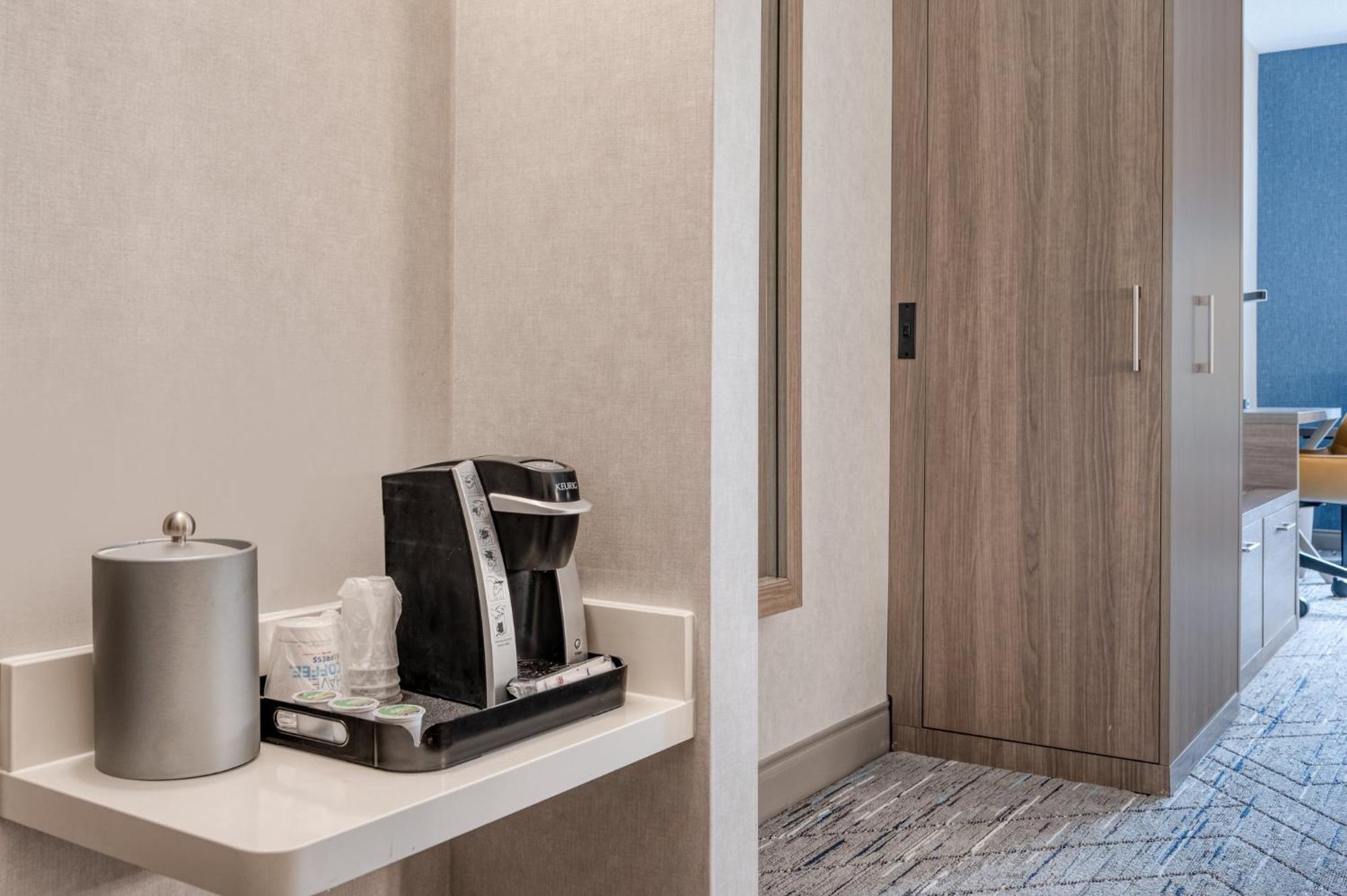 Holiday Inn Express & Suites Wadsworth By Ihg Екстер'єр фото
