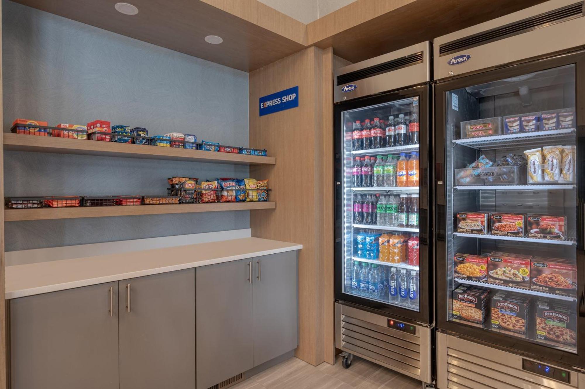 Holiday Inn Express & Suites Wadsworth By Ihg Екстер'єр фото