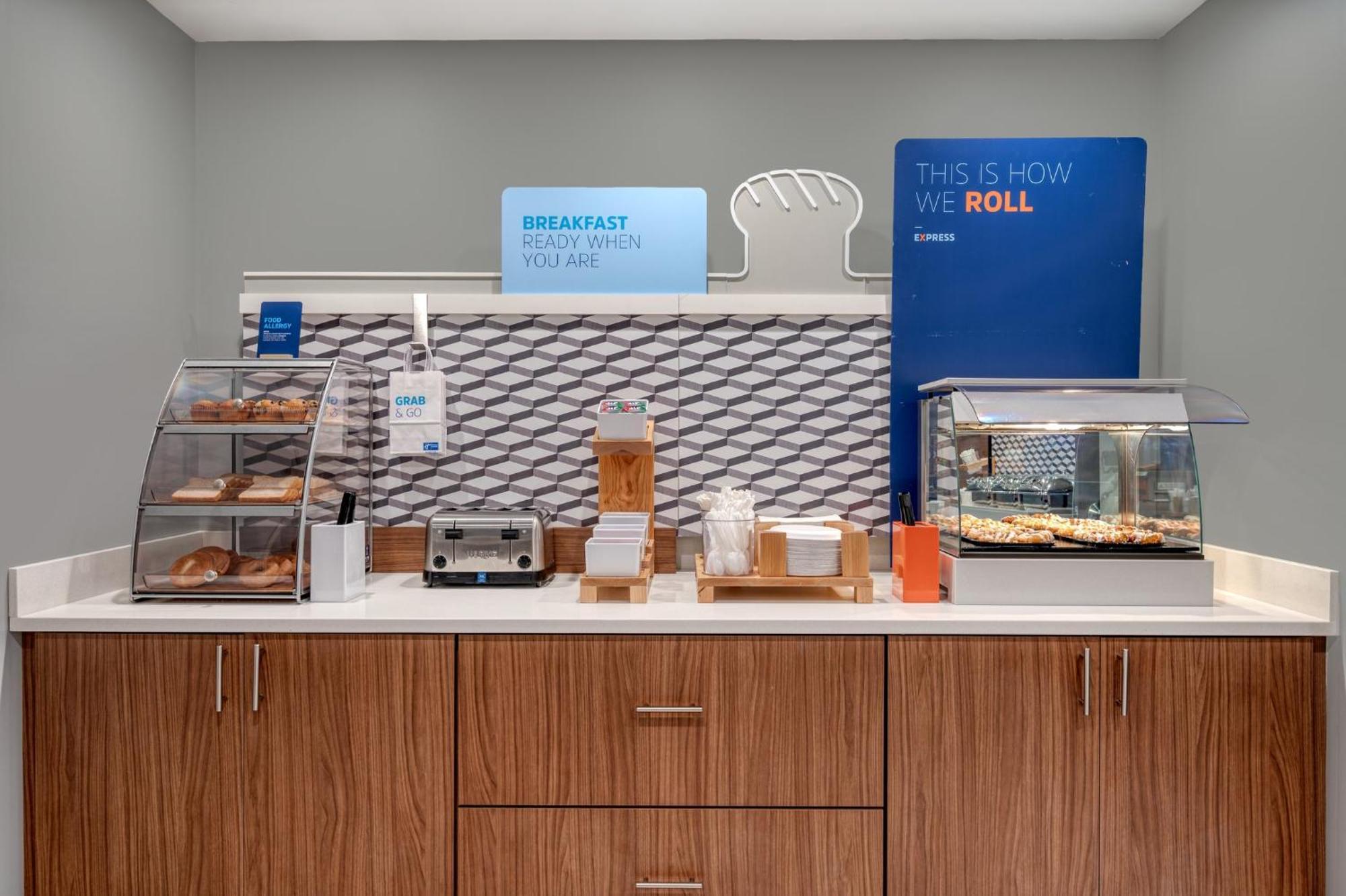 Holiday Inn Express & Suites Wadsworth By Ihg Екстер'єр фото