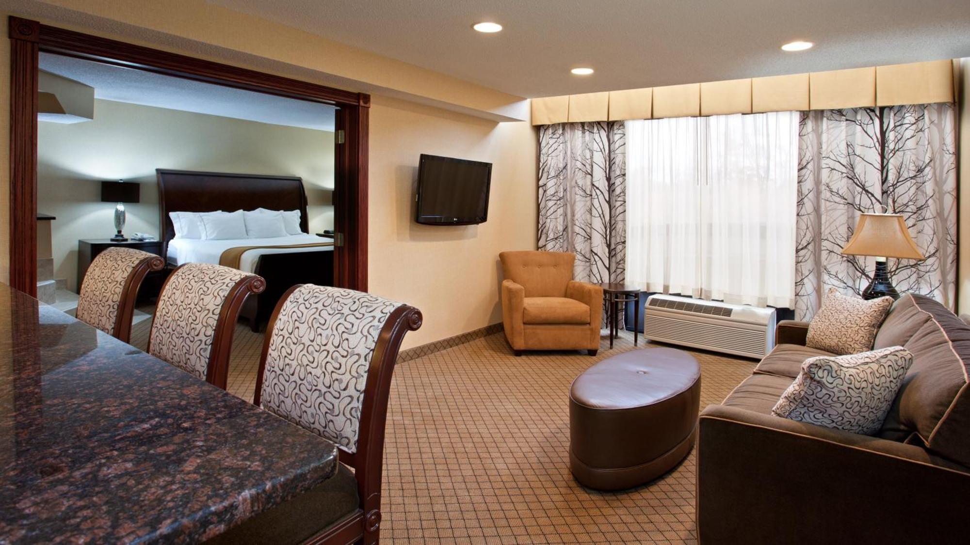 Holiday Inn Express & Suites Wadsworth By Ihg Екстер'єр фото
