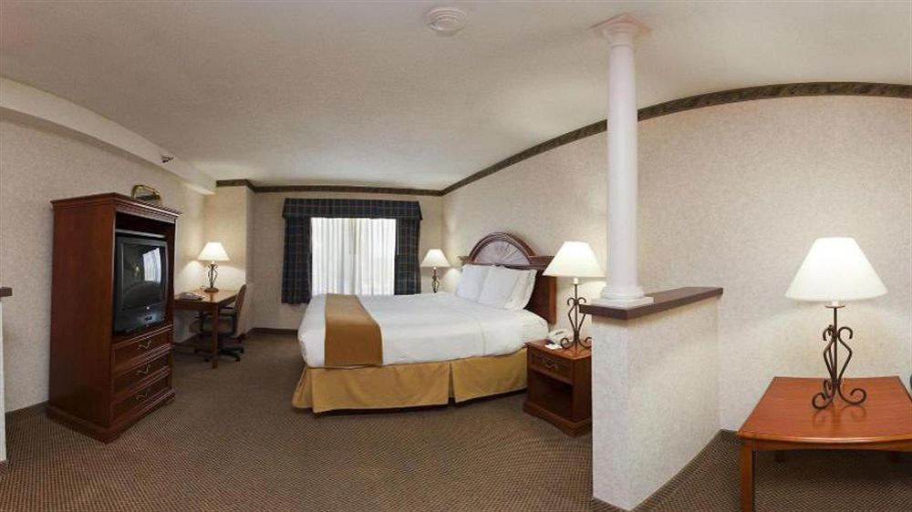 Holiday Inn Express & Suites Wadsworth By Ihg Екстер'єр фото